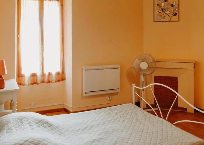 Cozy In Saint-germain Semesterbostad